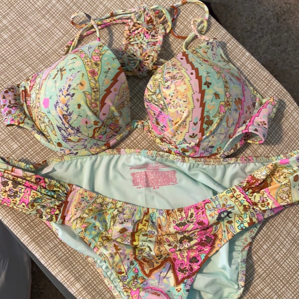 VS bikini